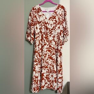 Elegant Floral V-Neck Midi Dress in Rust and White